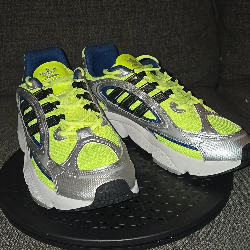 Adidas Ozmillen - Picture 4 of 7